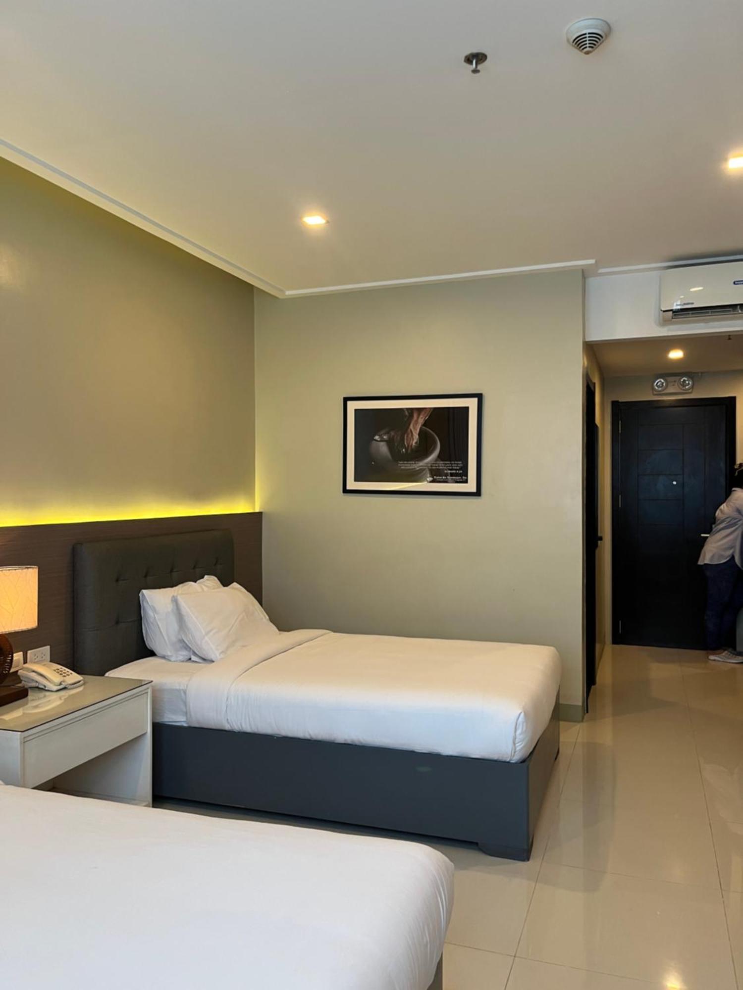 Iloilo Gateway Hotel And Suites Pavia Ngoại thất bức ảnh